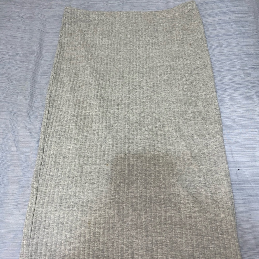 H&M grey ribbed pencil skirt